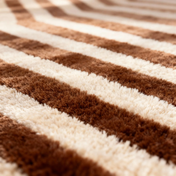 Grid Pattern Area Rug - Soft Plush Brown & White - Quality Close-Up