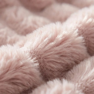 Luxury Faux Fur Throw Blanket - Ultra Soft Plush - Quality Close-Up