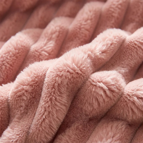 Ultra Soft Ribbed Throw Blanket - Plush Faux Fur - Quality Close-Up